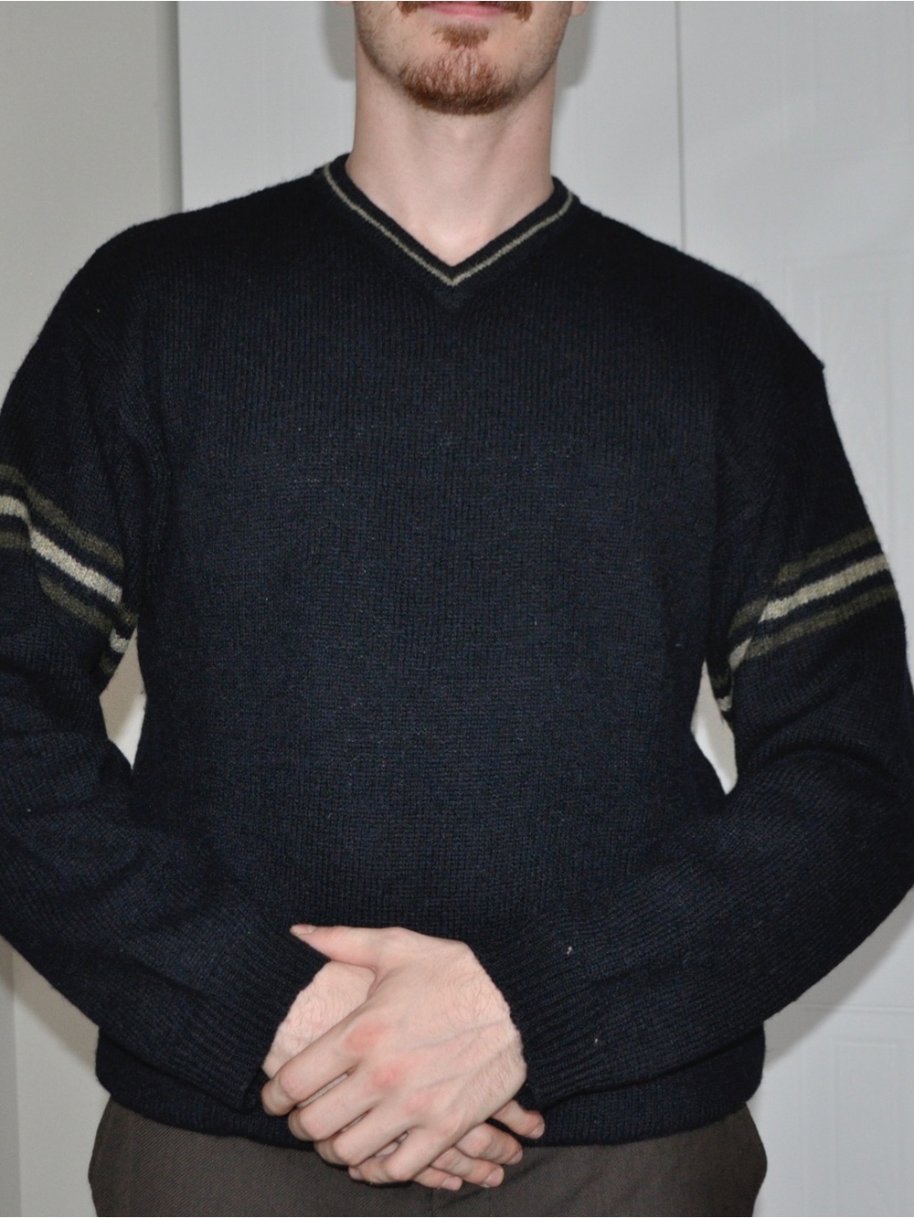 Abercrombie & Fitch Navy V-Neck Sweater with Cream Contrast Trim - Picture 4 of 5